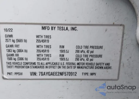 2022 Tesla Model Y Long Range Dual Motor All-Wheel Drive z USA, uszkodzony, nr VIN 7SAYGAEE2NF570912